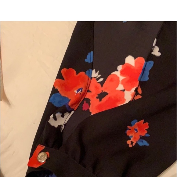 Vince Camuto Cold Shoulder Blouse in Rich Black, Size Medium - Picture 5 of 12